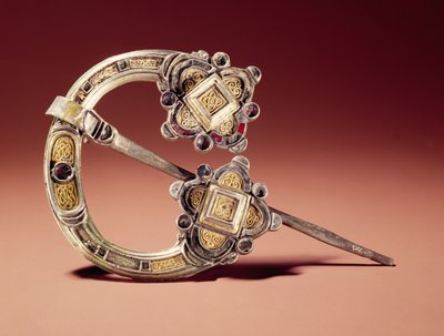 Die Kilmainham-Brosche, aus Kilmainham, County Dublin, 8.-9. Jahrhundert (Silber und Gold) von Celtic